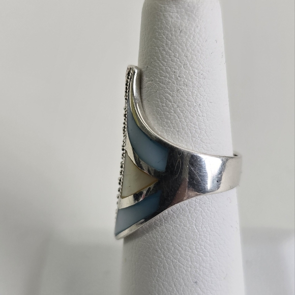 Elegant Sterling Silver 925 Mother Of Pearl Ring - Picture 3 of 6